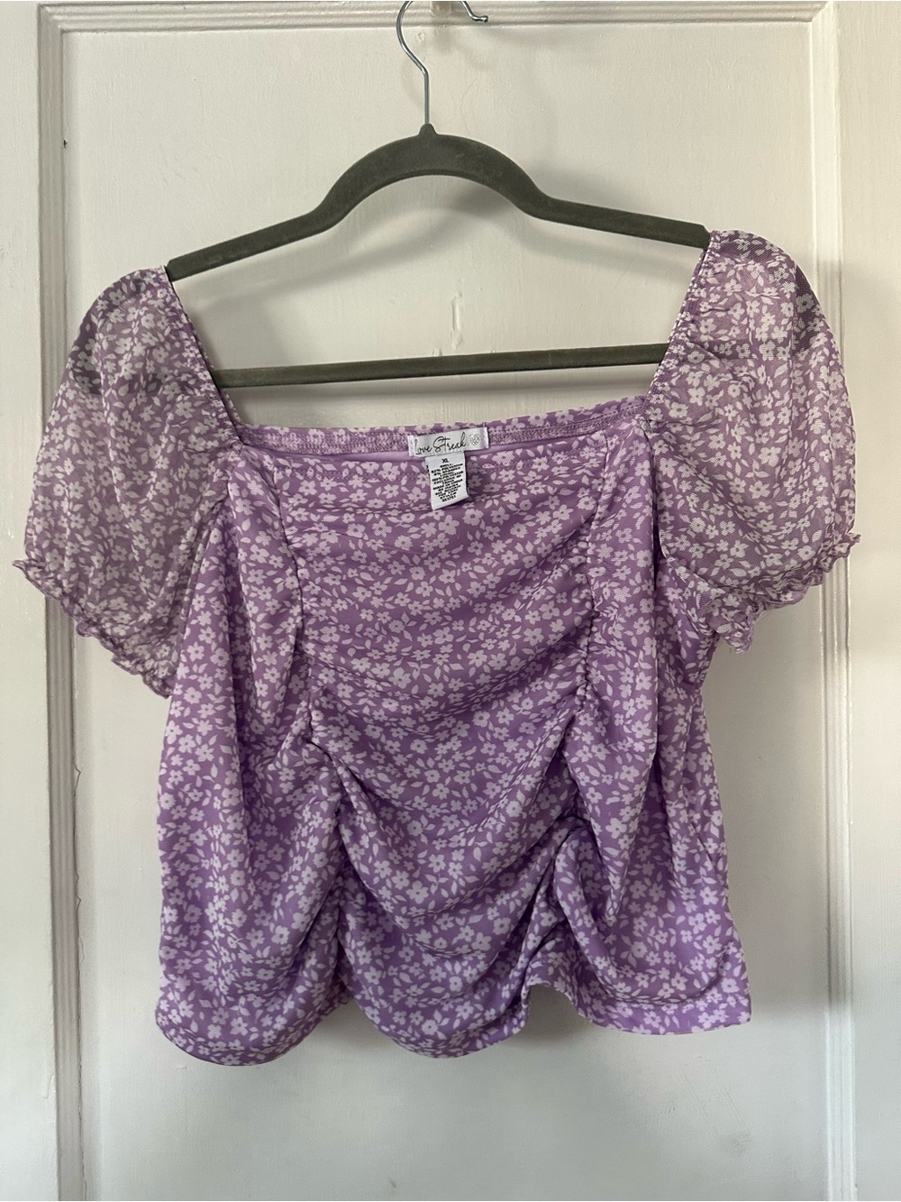 Lavender Floral Ruched Puff-Sleeve Top